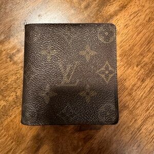 Louis Vuitton Monogram wallet